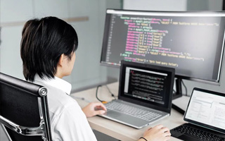 大理 ,php声明和调用变量的符号是什么？